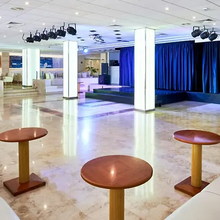 فندق Globales Park 4*